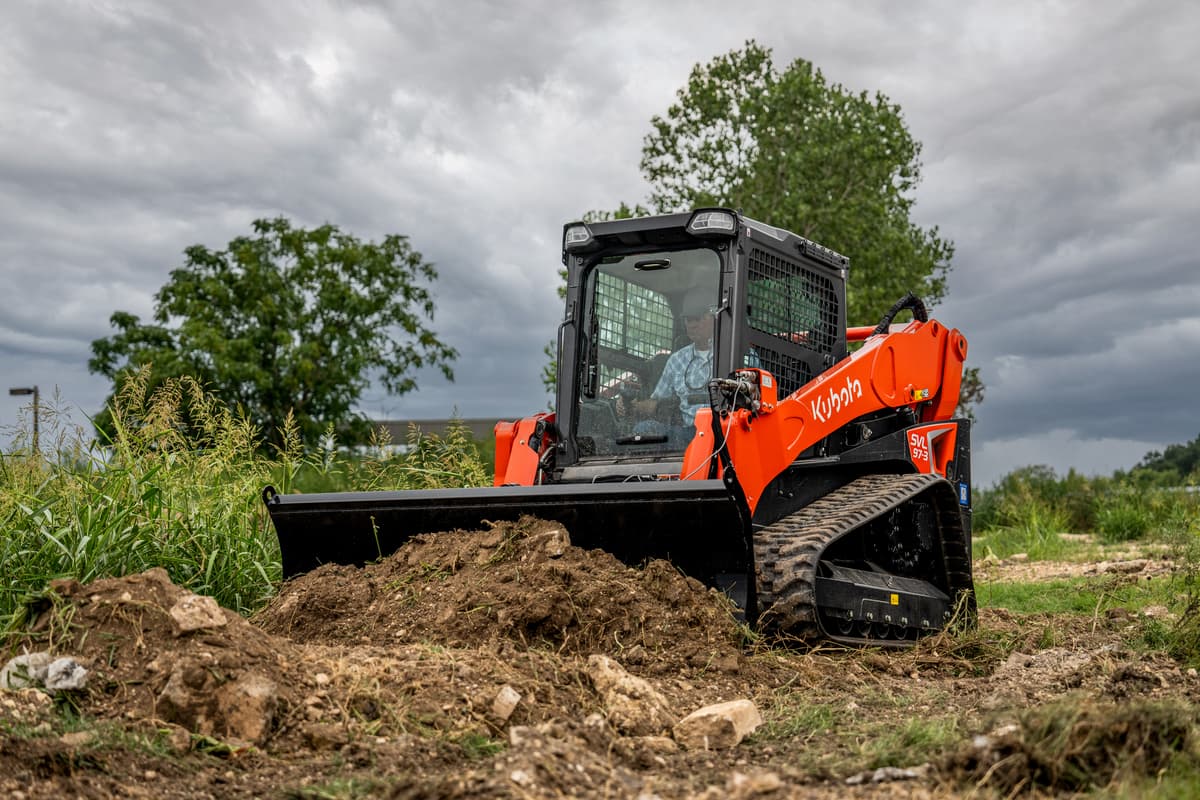 Kubota SVL97-3 pushing dirt