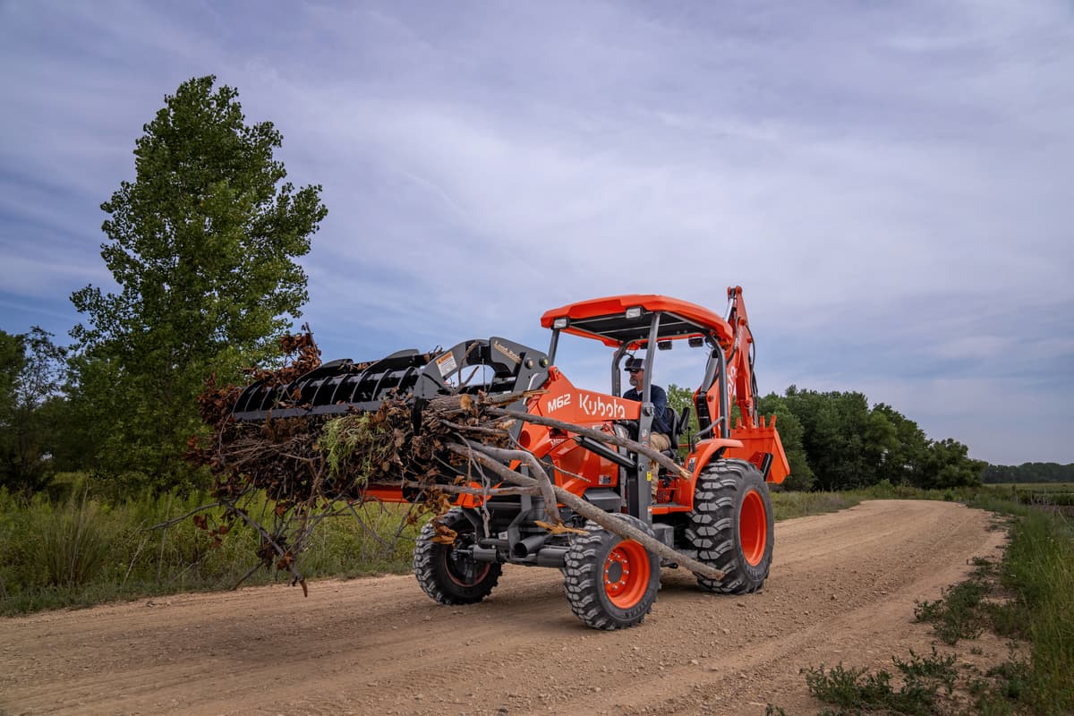 Kubota M62 Tractor Loader Backhoe